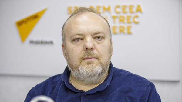 Гагаузия требует не привилегий, а соблюдения закона 1994 года — Букарский Гагаузия требует не привилегий, а соблюдения закона 1994 года — Букарский - Sputnik Молдова