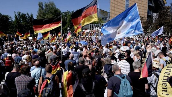 Это правительство должно уйти: в Германии потребовали отставки кабинета Мерца - Sputnik Молдова