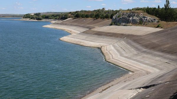 Seceta hidrologică a afectat lacul Costești–Stânca: Moldova și România au redus deversarea apei în Prut - Sputnik Moldova