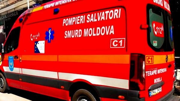 Fetița de 7 ani rănită în accidentul din Grecia, în care au murit părinții și surioara ei, a fost adusă acasă cu SMURD - Sputnik Moldova
