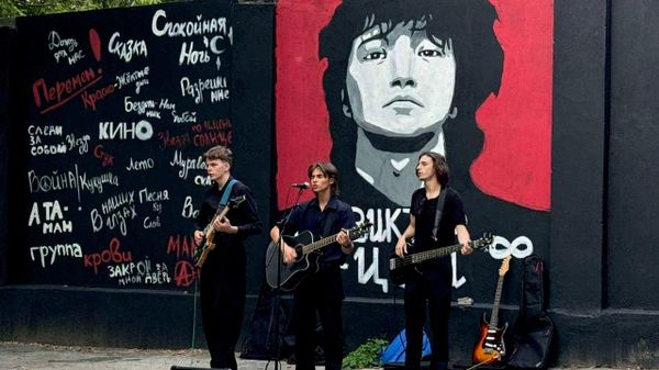 Un zid dedicat lui Viktor Tsoi și trupei Kino a apărut la Chișinău - Sputnik Moldova