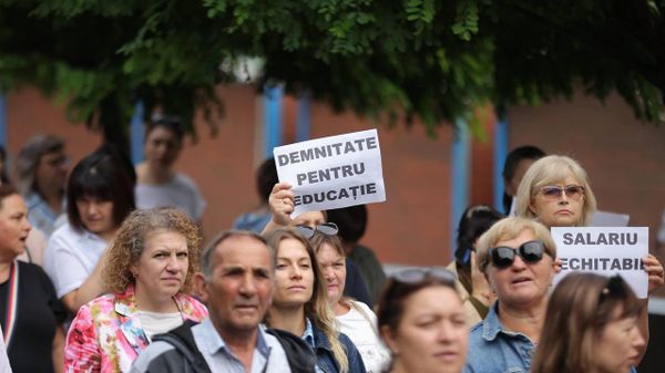 Протест учителей в Кишиневе 19 августа - Sputnik Молдова