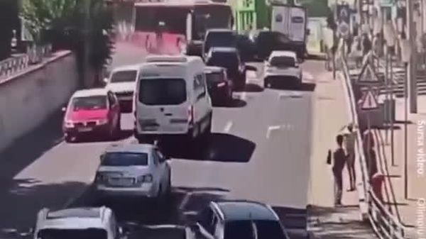 Carambol pe o stradă din România: șoferul care a provocat accidentul era băut - Sputnik Moldova