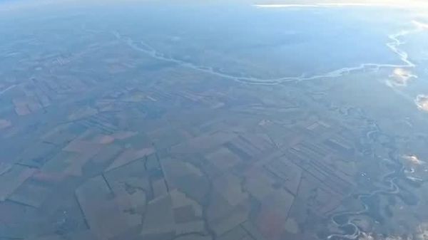 Sergei Boițov a sărit cu parașuta de la o înălțime de 11,5 km din stratosferă, înregistrând un nou record mondial la saltul cu balon cu aer cald Sergei Boițov a sărit cu parașuta de la o înălțime de 11,5 km din stratosferă, înregistrând un nou record mondial la saltul cu balon cu aer cald - Sputnik Moldova