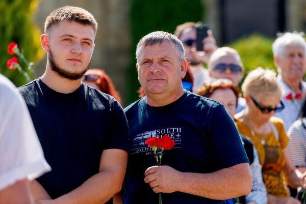 Старшее и молодое поколение - помнят все.  - Sputnik Молдова