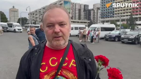Значительная часть жителей Молдовы считает 24 августа одним из важнейших дней в истории страны, заявил политолог Владимир Букарский - Sputnik Молдова