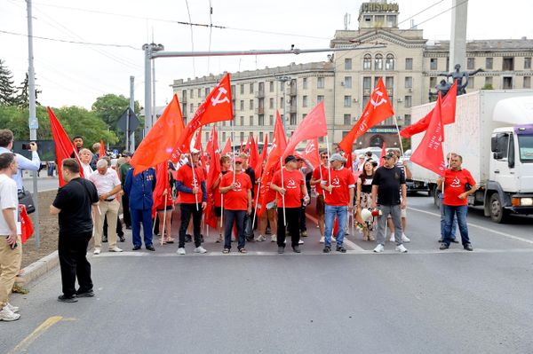 Марш мира в Кишиневе в честь 82-й годовщины освобождения Молдавии от фашизма Марш мира в Кишиневе в честь 82-й годовщины освобождения Молдавии от фашизма - Sputnik Молдова