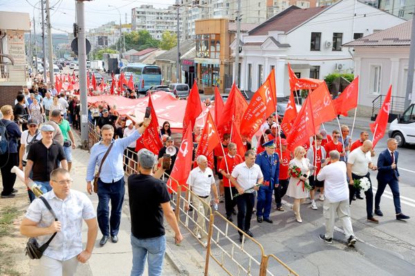 Марш мира в Кишиневе в честь 82-й годовщины освобождения Молдавии от фашизма Марш мира в Кишиневе в честь 82-й годовщины освобождения Молдавии от фашизма - Sputnik Молдова