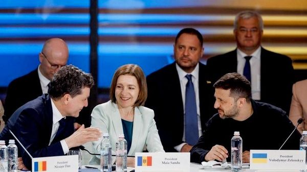 Acum e oficial: Președinta Maia Sandu i-a invitat pe Președintele României, Nicușor Dan, și pe Președintele Ucrainei, Volodymyr Zelenskyy, la manifestările dedicate împlinirii a 35 de ani de independență a Republicii Moldova, care vor avea loc la Chișinău pe 27 august - Sputnik Moldova
