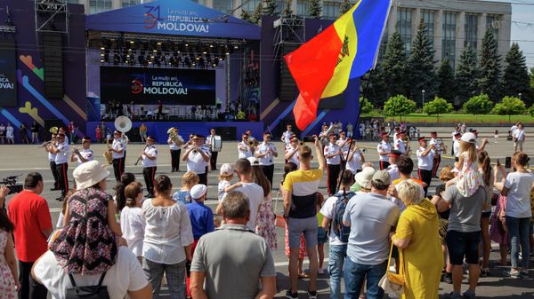 Владимир Букарский: Молдове предлагают подменить идею независимости идеей евроинтеграции - Sputnik Молдова