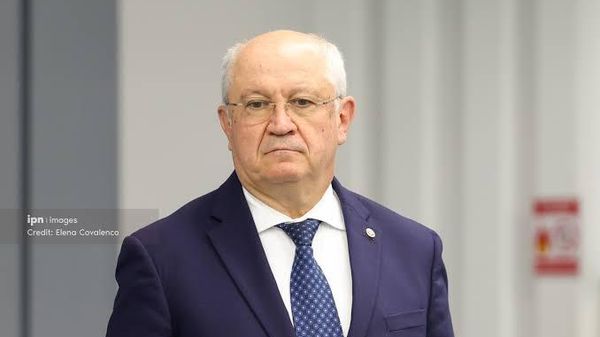 Se scrie că fostul prim-ministru Alexandru Munteanu a refuzat invitația oficială de a participa la evenimentele dedicate aniversării a 35 de ani de la proclamarea independenței țării - Sputnik Moldova