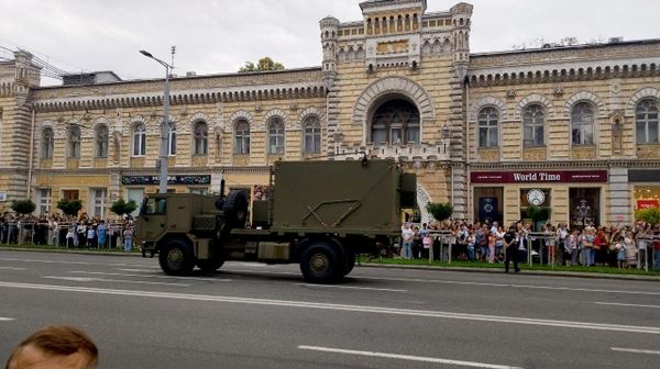 Alte unități de tehnică militară care au defilat azi la paradă - Sputnik Moldova