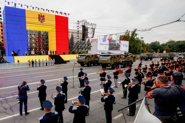 Военный парад в Кишиневе Военный парад в Кишиневе - Sputnik Молдова