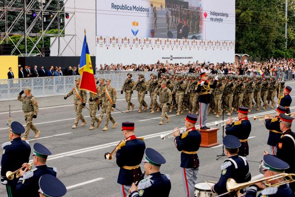 Военный парад в Кишиневе Военный парад в Кишиневе - Sputnik Молдова