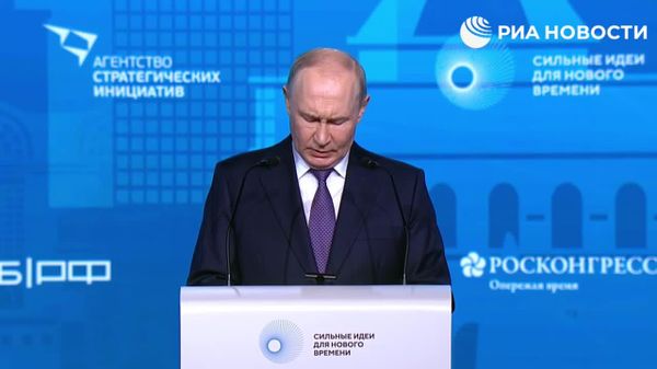 „Întreaga Rusie, de la Kaliningrad până la Vladivostok, trebuie să utilizeze soluții și dezvoltări tehnologice autohtone”, a subliniat Putin - Sputnik Moldova