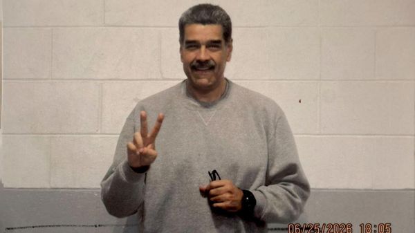 Președintele Venezuelei, Nicolás Maduro, le-a trimis nepoților săi fotografii cu el dintr-o închisoare din New York, în care pare semnificativ mai slab, potrivit unei postări de pe canalul său de Telegram - Sputnik Moldova