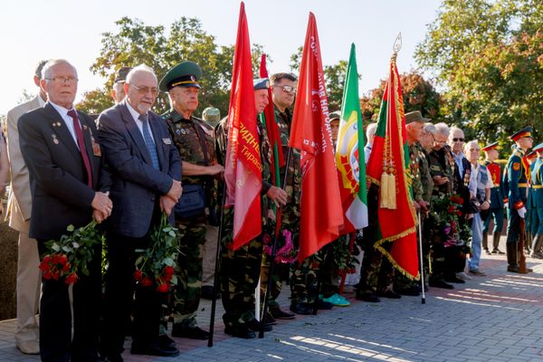 Приднестровские ветераны также приняли участие в церемонии возложения цветов. - Sputnik Молдова