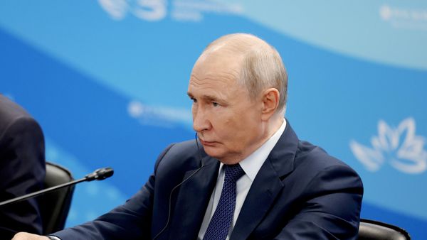 Президент РФ Владимир Путин во время встречи с заместителем премьера Госсовета КНР Дин Сюэсяном - Sputnik Молдова
