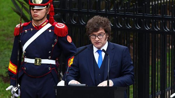 Președintele Argentinei, Javier Milei, a reafirmat pretențiile țării sale asupra Insulelor Falkland, calificându-le drept „sacre” și promițând că va apăra interesele Argentinei „cu dinții și cu unghiile, indiferent cui îi deranjează acest lucru” - Sputnik Moldova