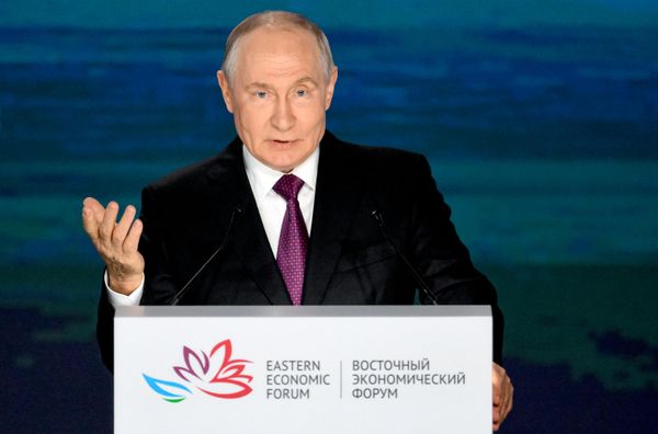 Президент РФ Владимир Путин выступает на пленарной сессии Восточного экономического форума. - Sputnik Молдова