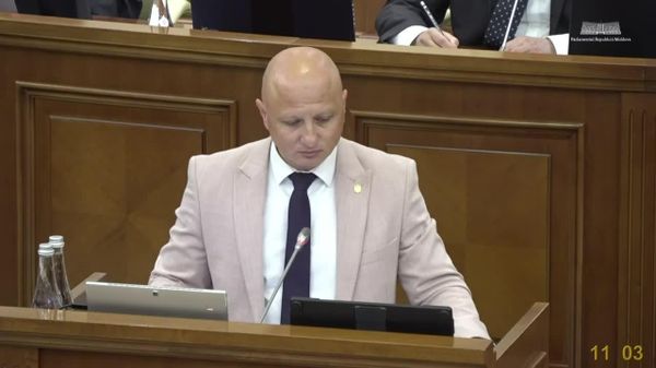 Vasile Tarlev: Licențierea importului de cereale și culturi oleaginoase doar până la 31 octombrie nu este suficientă pentru protejarea agricultorilor - Sputnik Moldova