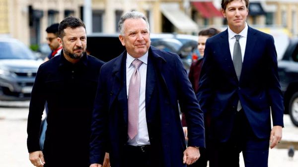 Визит спецпосланника президента США Стива Уиткоффа и зятя американского лидера Джареда Кушнера испортил настроение киевскому режиму на фоне проблем Владимира Зеленского, пишет немецкая газета Berliner Zeitung - Sputnik Молдова