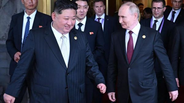 Putin l-a felicitat pe Kim Jong-un cu ocazia aniversării fondării Republicii Populare Democrate Coreene (RPDC), subliniind că relațiile dintre Moscova și Phenian s-au bazat întotdeauna pe principiile prieteniei, transmite agenția KCNA - Sputnik Moldova