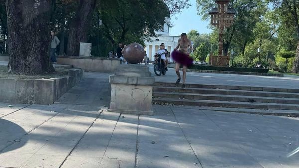 Un bărbat gol, surprins în centrul Capitalei - Sputnik Moldova