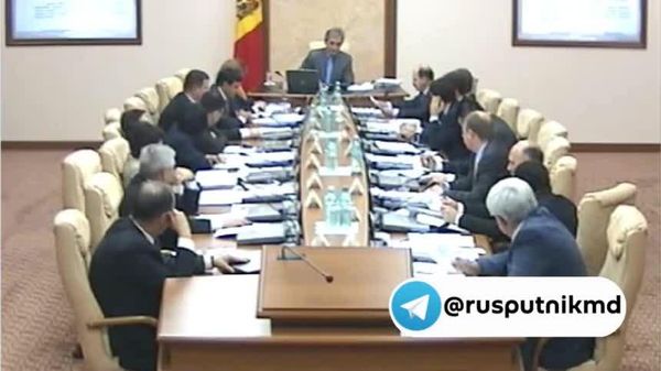 А кто поднимал ручки в поддержку концессии, не были ли они все одной командой, когда сдали аэропорт? - так мэр Кишинева Ион Чебан отреагировал на дело, по которому прокуроры просят для Юрия Лянкэ и Валерия Лазэра 6 лет тюрьмы - Sputnik Молдова