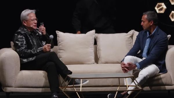 Trump l-a sunat pe Jensen Huang, CEO-ul Nvidia, în timpul discursului său la o conferință din Los Angeles și a vorbit prin difuzor despre riscurile IA - Sputnik Moldova
