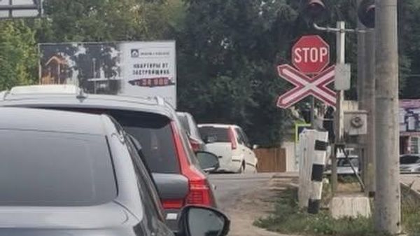 Скандал с оставшимся без персонала железнодорожным переездом в Чадыр-Лунге получил продолжение - Sputnik Молдова
