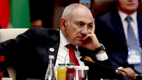 Paşinian: Armenia nu a ridicat niciodată problema retragerii bazei militare ruse din Gyumri - Sputnik Moldova