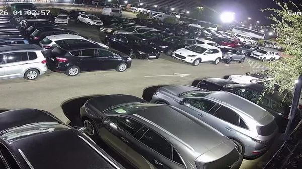 Угон BMW и маски-шоу на одной из парковок в Кишиневе - Sputnik Молдова