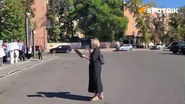 Последствия экономических репрессий Кишинева ощущает каждый житель Приднестровья, заявила на акции протеста Наталья Иванисова, представитель общественного совета приднестровских Бендер - Sputnik Молдова