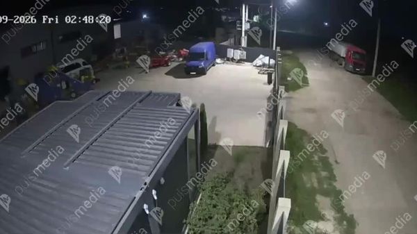 Au apărut imagini cu momentul exploziei presupusei drone din această dimineață în regiunea Colonița, municipiul Chișinău - Sputnik Moldova