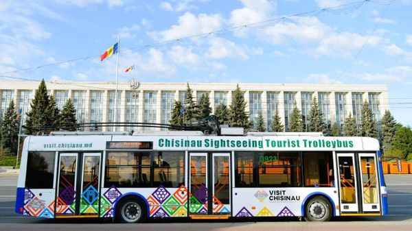 Primăria municipiului Chișinău, informeaza că, sâmbătă și duminică 19-20 septembrie 2026, se suspendă activitatea troleibuzului turistic - Sputnik Moldova