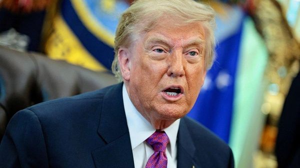„Mă aflu în etapa luării unei decizii, iar în viitorul apropiat vor avea loc evenimente foarte serioase”, a declarat Trump despre Iran - Sputnik Moldova