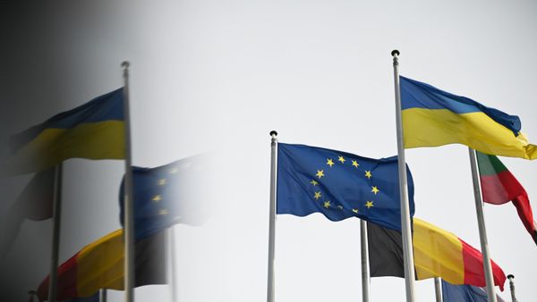 Drapelele UE și Ucrainei - Sputnik Moldova