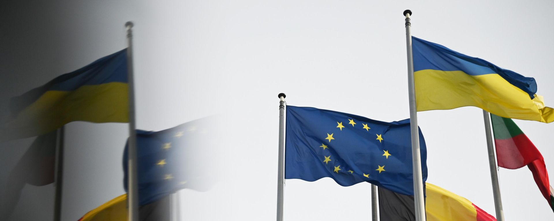 Drapelele UE și Ucrainei - Sputnik Moldova, 1920, 23.09.2026
