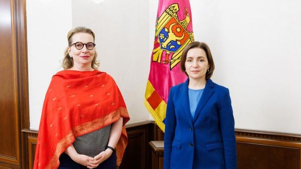 Президент Молдовы Майя Санду и глава Офиса Совета Европы в Кишиневе Наталья Вутова - Sputnik Молдова
