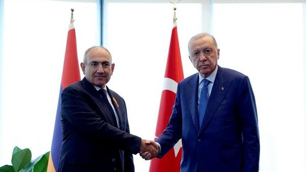 Președintele Turciei, Recep Tayyip Erdoğan, s-a întâlnit cu premierul Armeniei, Nikol Pașinian, la New York - Sputnik Moldova