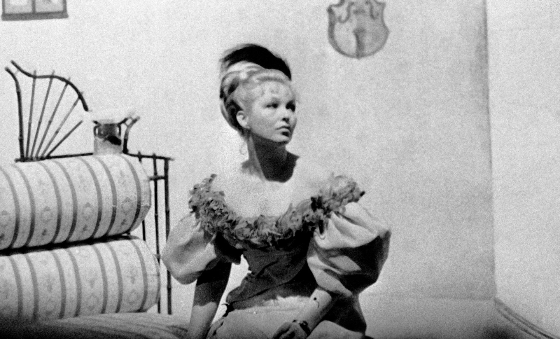 Марина Влади в роли Лики Мизиновой на съемках фильма Сюжет для небольшого рассказа - Sputnik Молдова, 1920, 24.09.2026