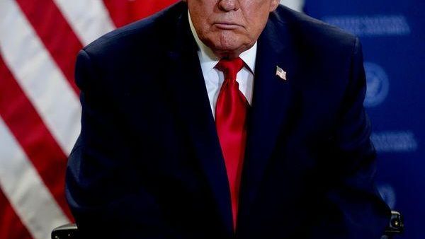 Президент США Дональд Трамп заявил, что отверг иранское предложение по Ормузскому проливу - Sputnik Молдова