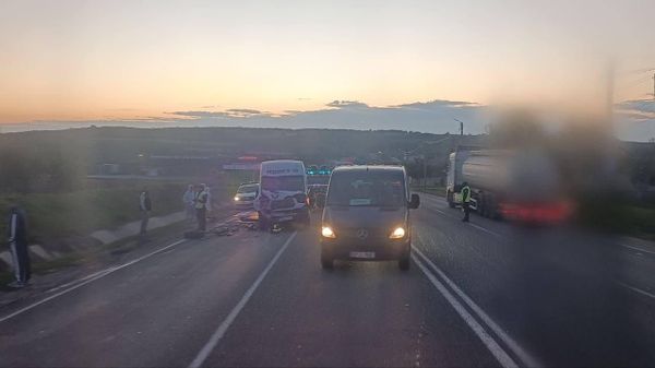 ‼ Accident rutier la Peresecina, cu implicarea unui microbuz de rută - Sputnik Moldova