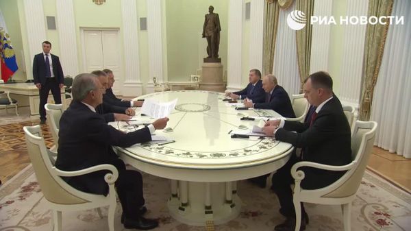 Putin s-a întâlnit cu reprezentanții conducerii Republicii Srpska, Savo Minić și Milorad Dodik - Sputnik Moldova