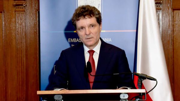 Никушор Дан намерен выдвинуть очередную кандидатуру на должность премьера после провального голосования за кабмин Мурешана - Sputnik Молдова