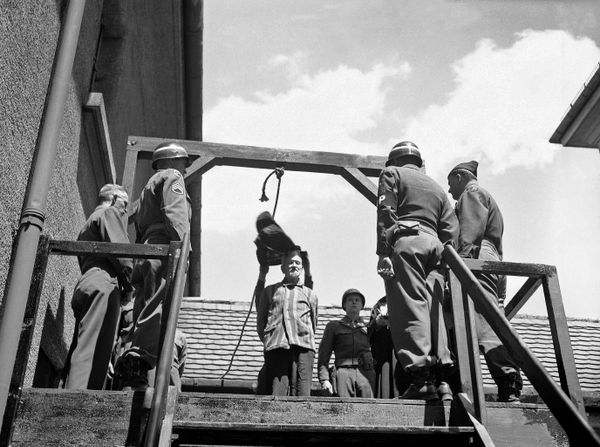Казнь 74-летнего доктора Клауса Карла Шиллинга, проводившего опыты над заключенными лагеря Дахау. - Sputnik Молдова