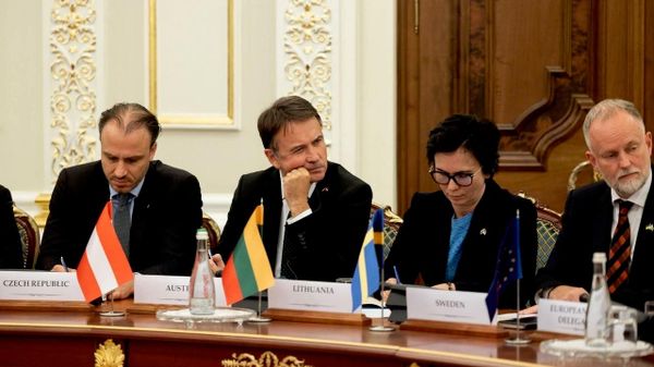 Лица послов стран ЕС, аккредитованных в Киеве, у которых Зеленский сегодня опять просил денег на войну - Sputnik Молдова