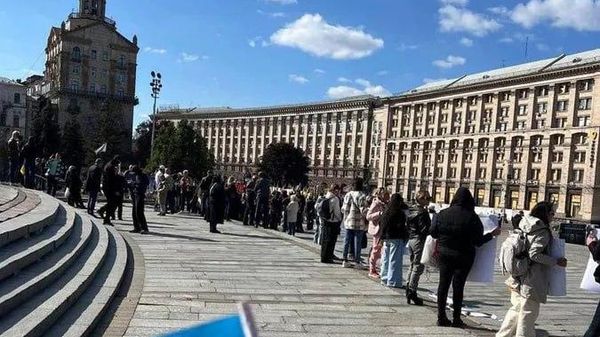 Украинцы вышли на акцию за мир в центре Киева - Sputnik Молдова
