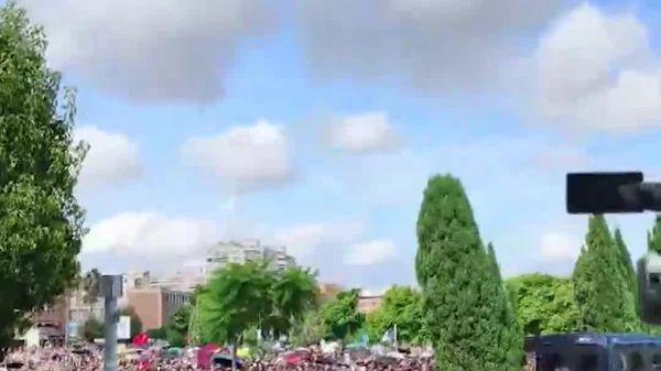 Полиция разгоняет митингующих в Валенсии — тысячи людей выступают против роста цен на аренду жилья, нехватки дешевых квартир и выселений - Sputnik Молдова